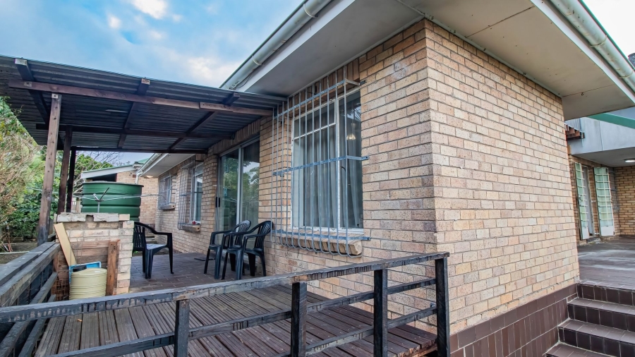 3 Bedroom Property for Sale in Sunrise On Sea Eastern Cape